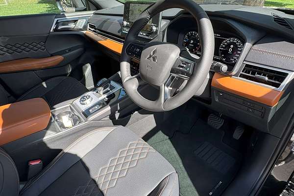 2024 Mitsubishi Outlander Exceed Tourer ZM