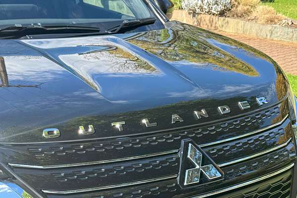 2024 Mitsubishi Outlander Exceed Tourer ZM