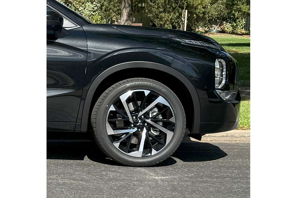 2024 Mitsubishi Outlander Exceed Tourer ZM