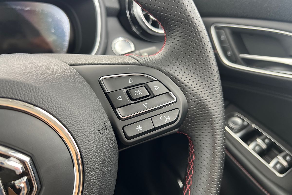 2024 MG HS Plus EV Excite SAS23