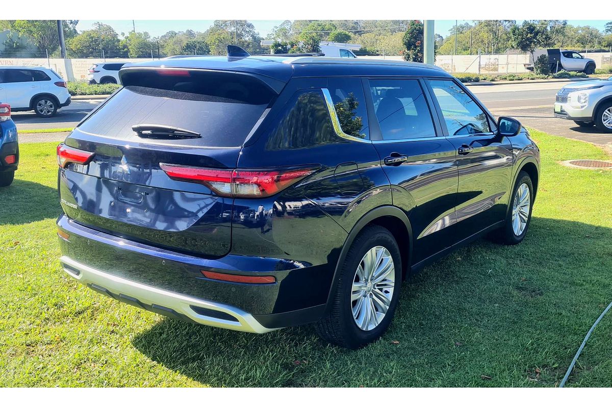 2023 Mitsubishi Outlander LS ZM