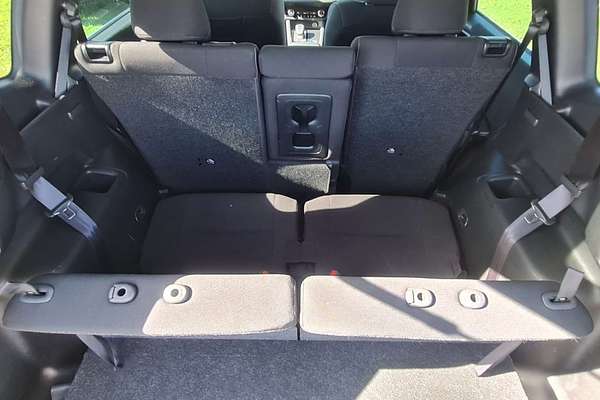 2023 Mitsubishi Outlander LS ZM