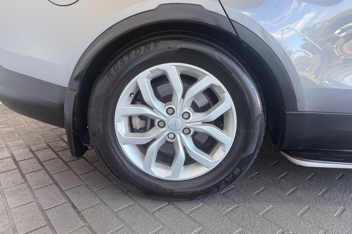 2016 Land Rover Discovery TD6 SE Series 5