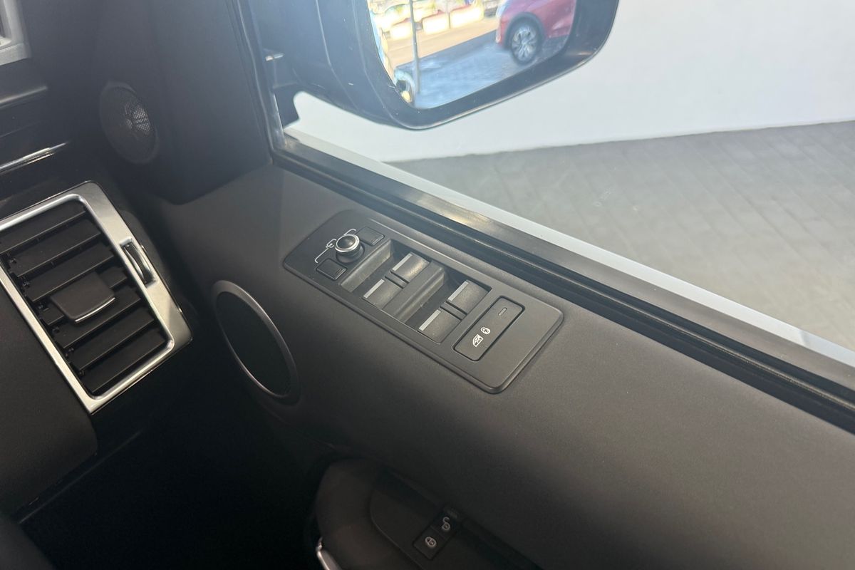 2016 Land Rover Discovery TD6 SE Series 5