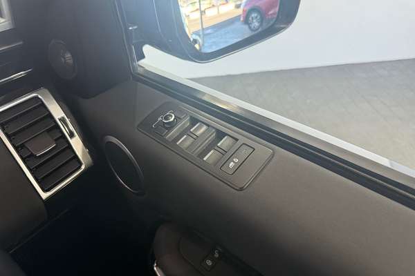 2016 Land Rover Discovery TD6 SE Series 5