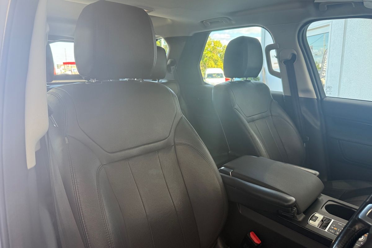 2016 Land Rover Discovery TD6 SE Series 5