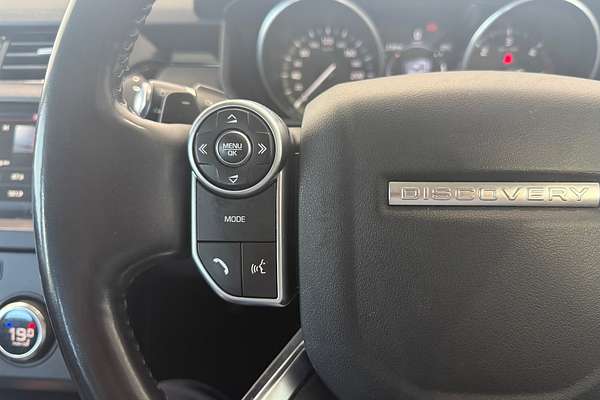 2016 Land Rover Discovery TD6 SE Series 5