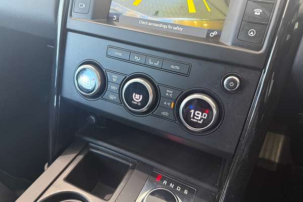 2016 Land Rover Discovery TD6 SE Series 5