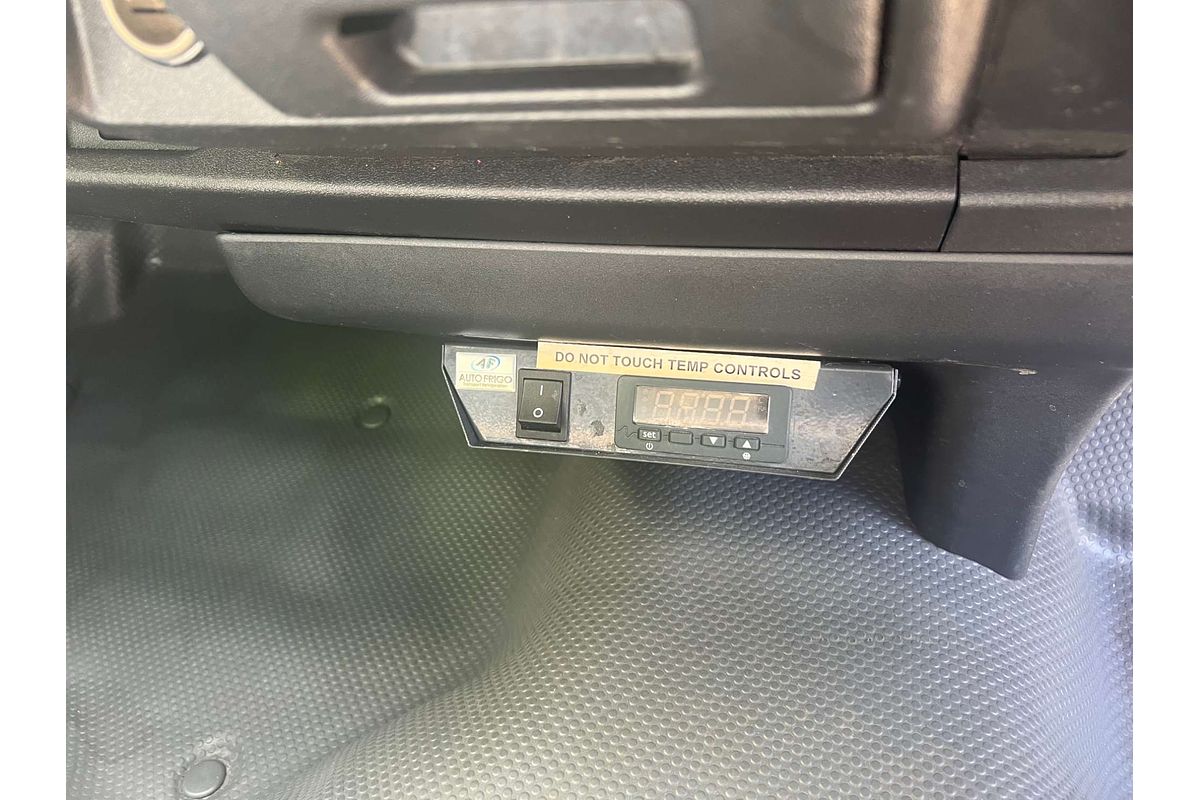 2006 Toyota Hiace  TRH201R LWB