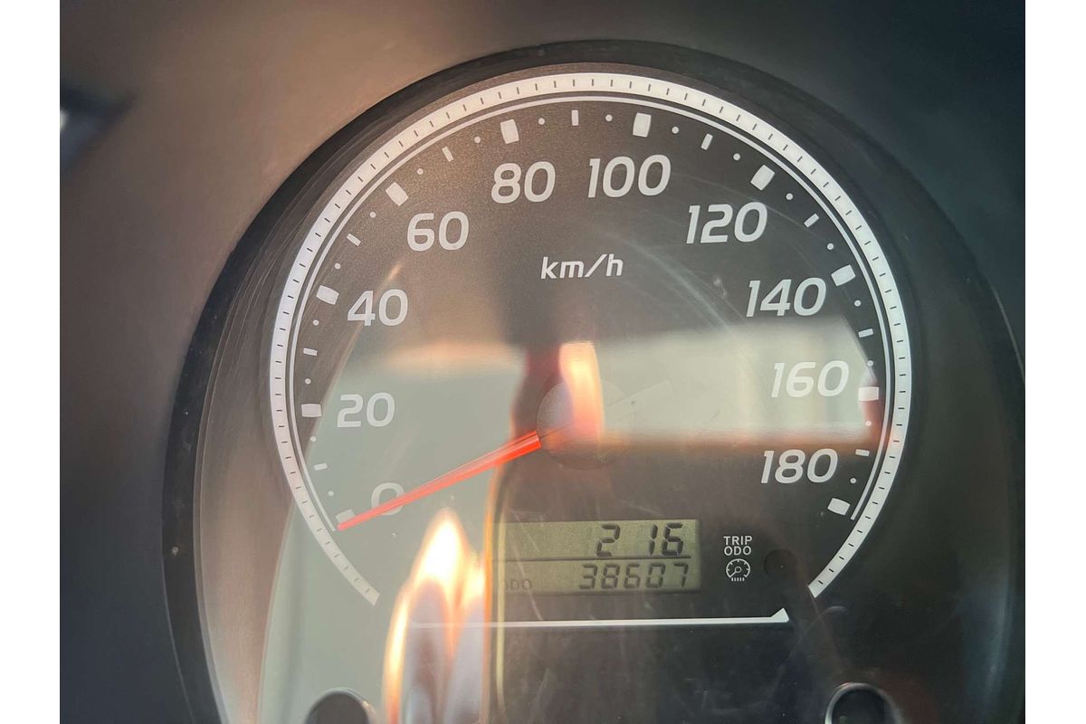 2006 Toyota Hiace  TRH201R LWB