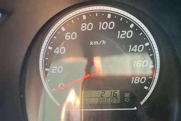 2006 Toyota Hiace  TRH201R LWB