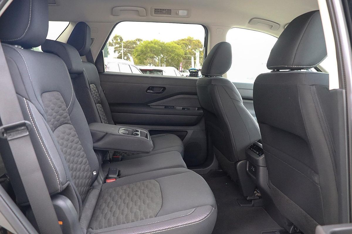 2025 Nissan Pathfinder ST-L R53