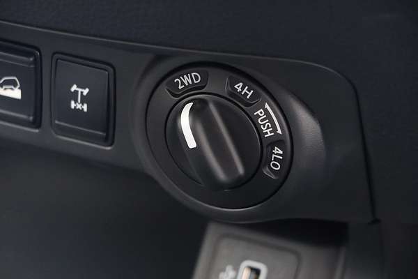 2024 Nissan Navara PRO-4X Warrior D23 4X4