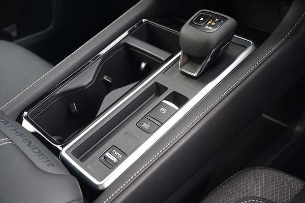 2025 Nissan Pathfinder ST-L R53