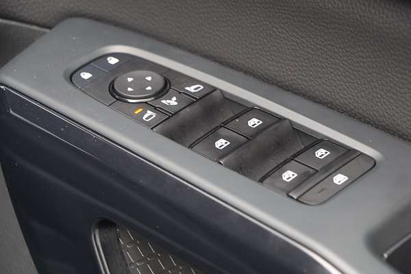 2025 Nissan Pathfinder ST-L R53