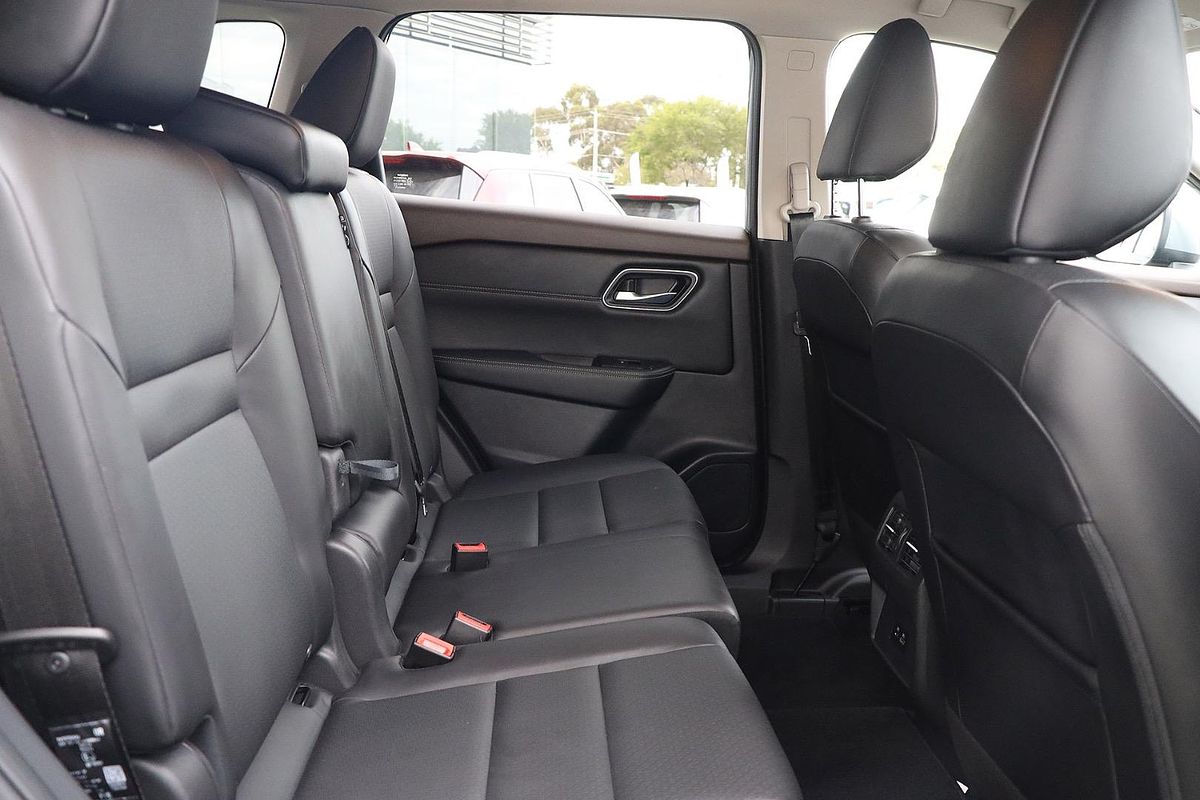 2024 Nissan X-TRAIL ST-L T33