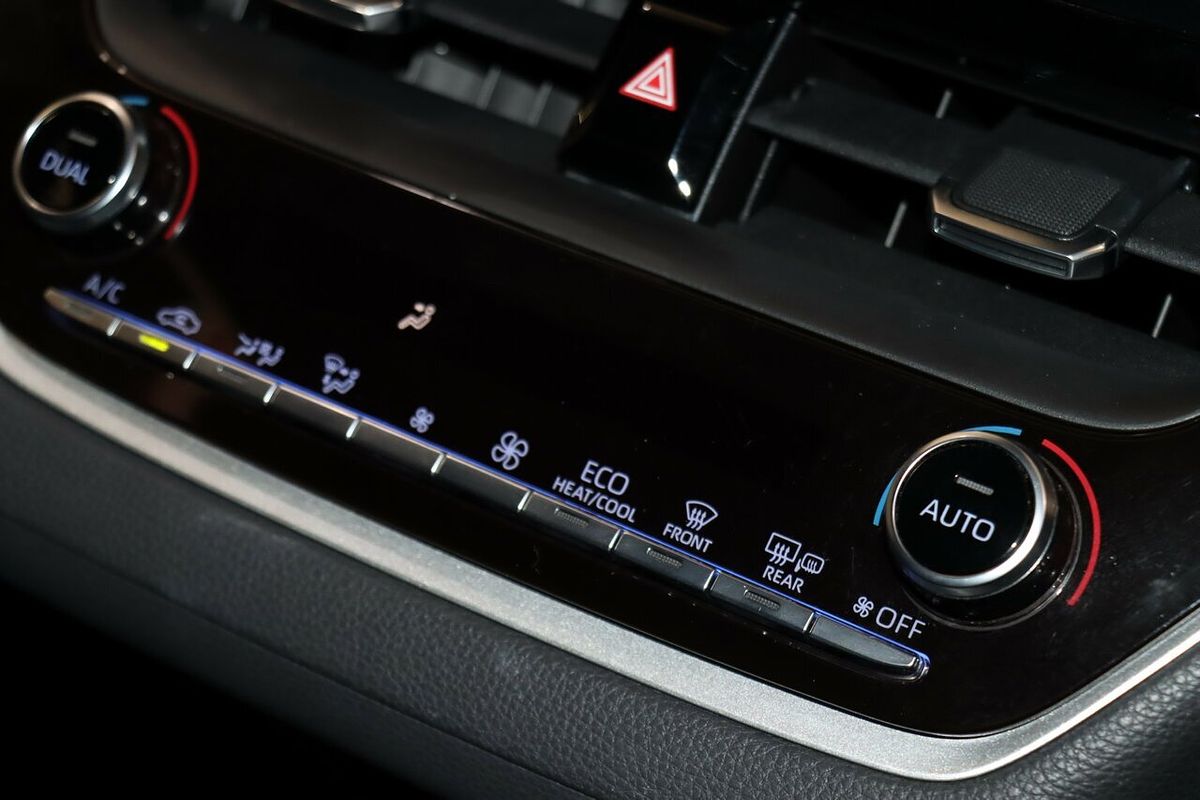 2018 Toyota Corolla Ascent Sport Hybrid ZWE211R