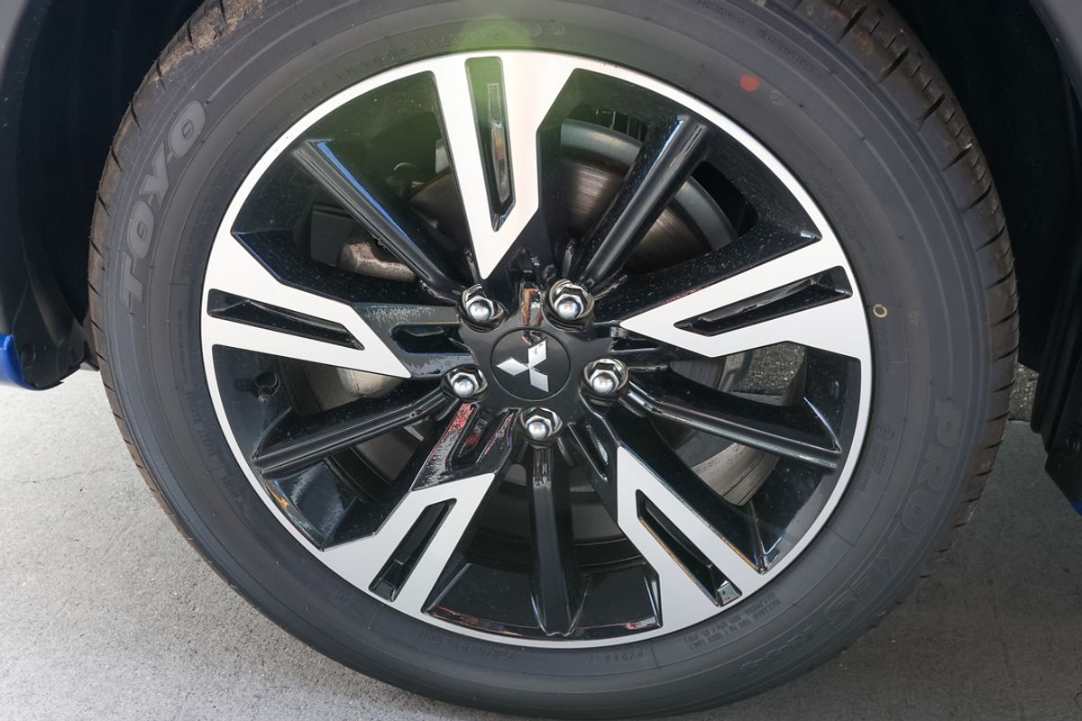 2024 Mitsubishi Eclipse Cross Exceed YB