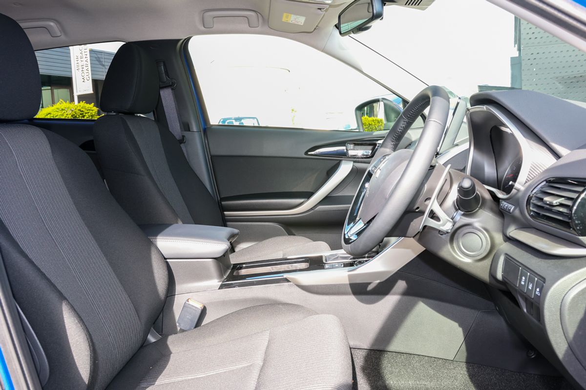 2024 Mitsubishi Eclipse Cross LS YB