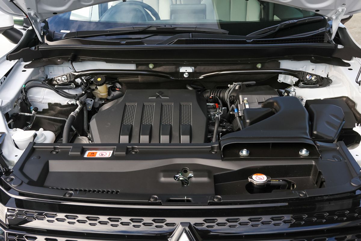 2024 Mitsubishi Eclipse Cross Exceed YB