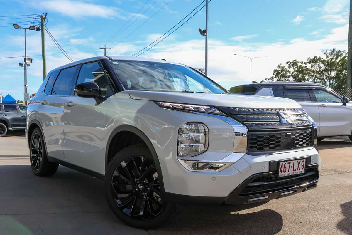 2024 Mitsubishi Outlander Black Edition ZM