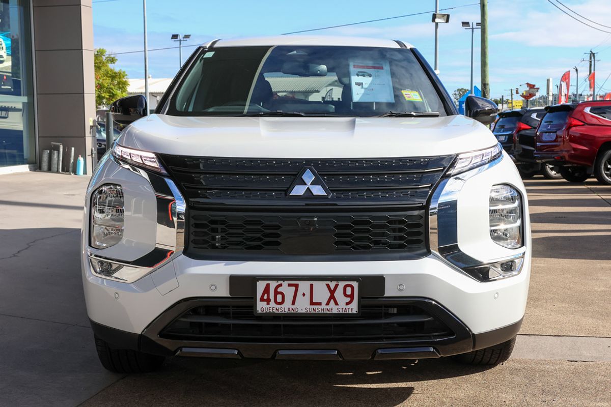 2024 Mitsubishi Outlander Black Edition ZM