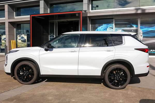 2024 Mitsubishi Outlander Black Edition ZM