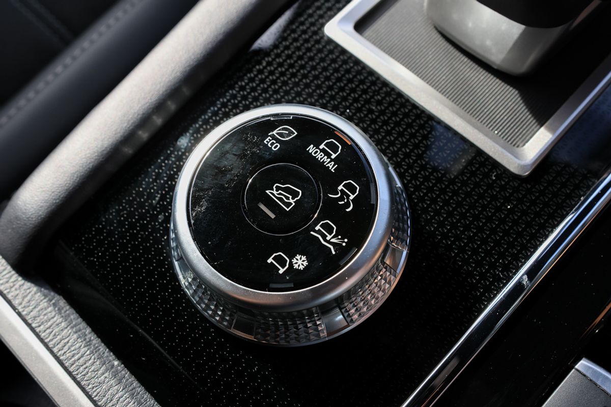 2024 Mitsubishi Outlander Black Edition ZM