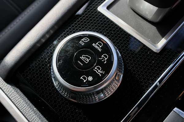 2024 Mitsubishi Outlander Black Edition ZM