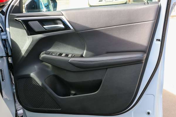 2024 Mitsubishi Outlander Black Edition ZM