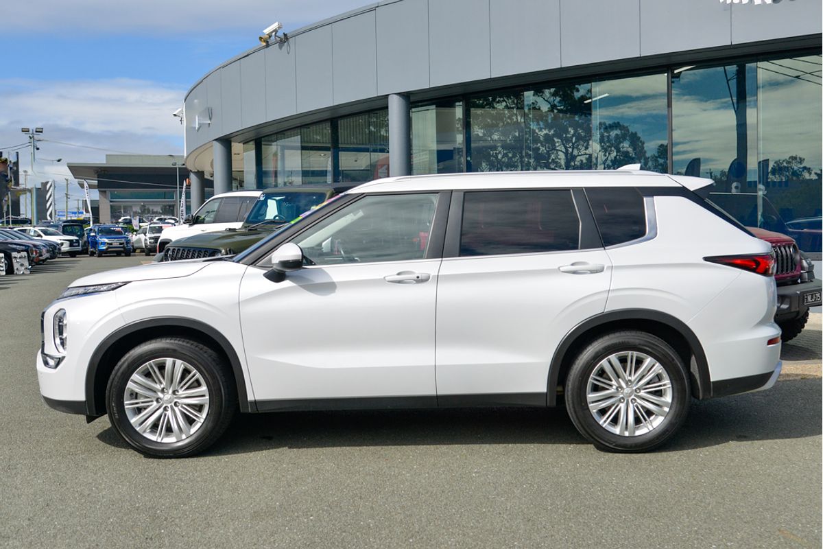 2022 Mitsubishi Outlander LS ZM