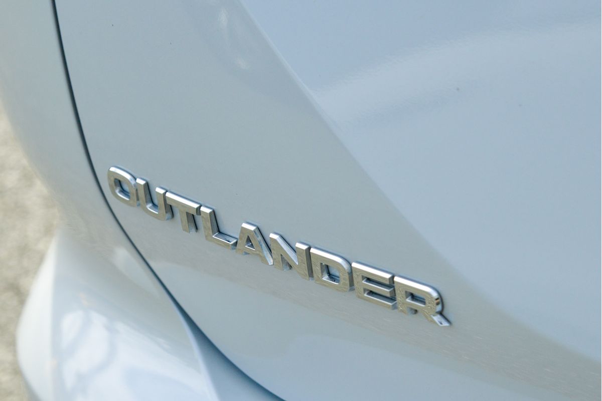 2022 Mitsubishi Outlander LS ZM