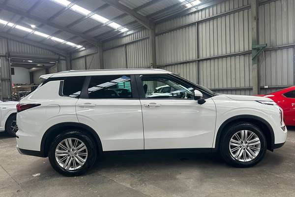 2022 Mitsubishi Outlander LS ZM