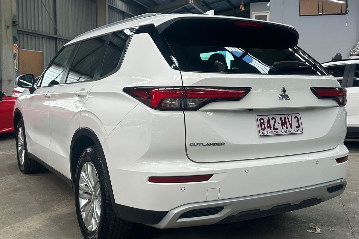 2022 Mitsubishi Outlander LS ZM