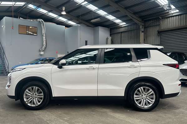 2022 Mitsubishi Outlander LS ZM