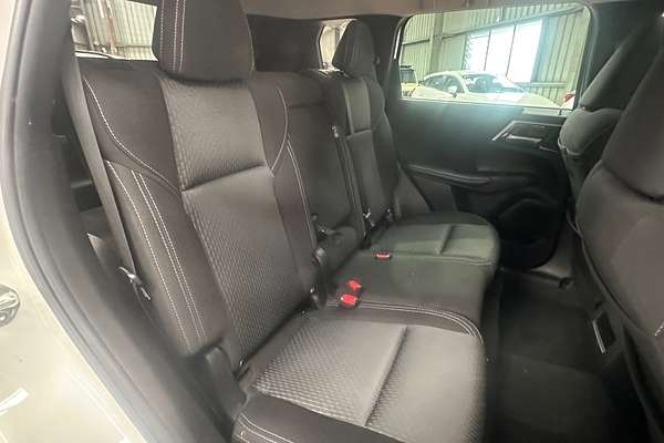 2022 Mitsubishi Outlander LS ZM