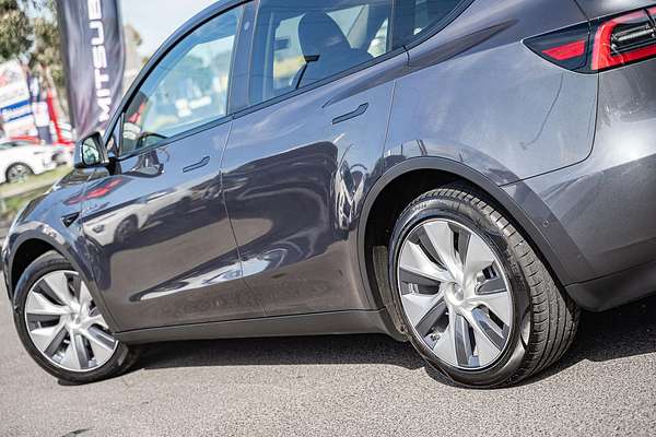2023 Tesla Model Y Rear-Wheel Drive
