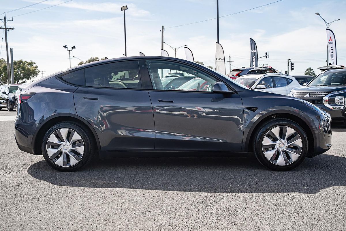 2023 Tesla Model Y Rear-Wheel Drive