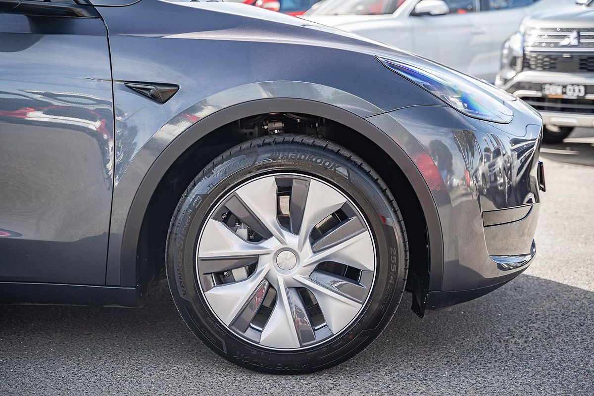 2023 Tesla Model Y Rear-Wheel Drive