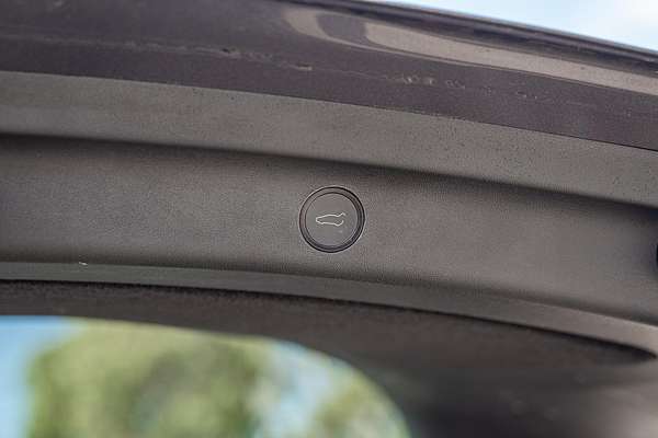 2023 Tesla Model Y Rear-Wheel Drive