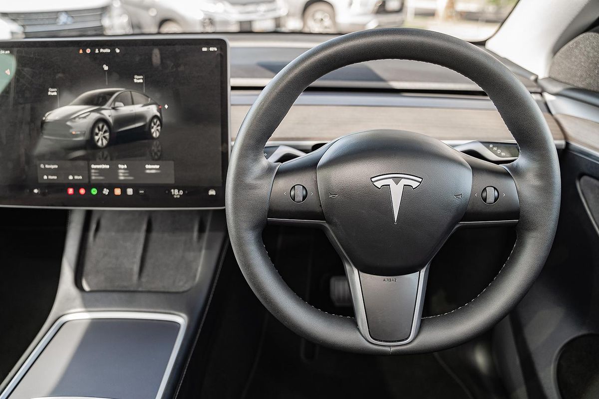 2023 Tesla Model Y Rear-Wheel Drive