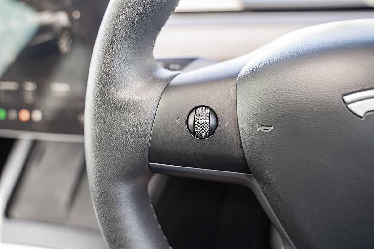 2023 Tesla Model Y Rear-Wheel Drive