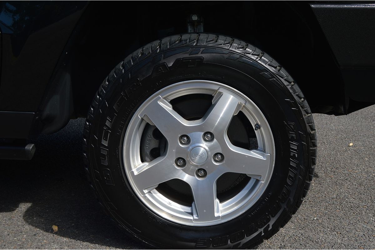 2009 Jeep Grand Cherokee Laredo WH