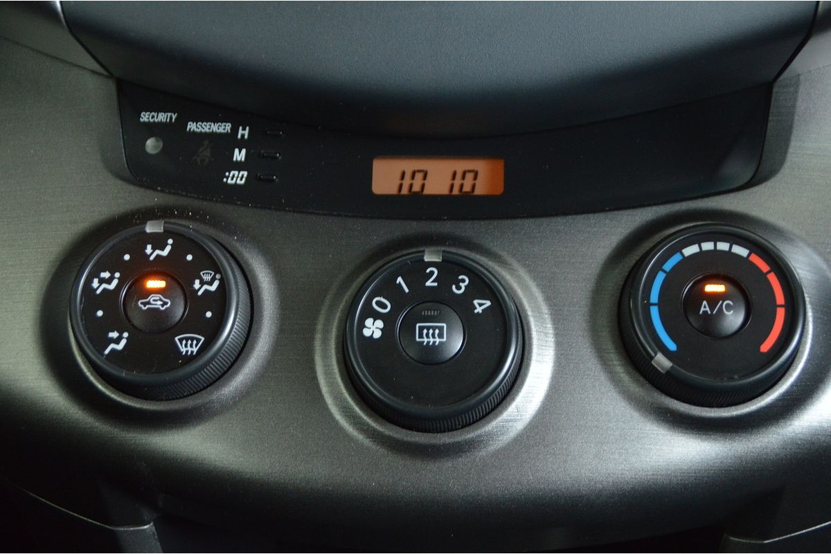 2012 Toyota RAV4 CV ACA33R