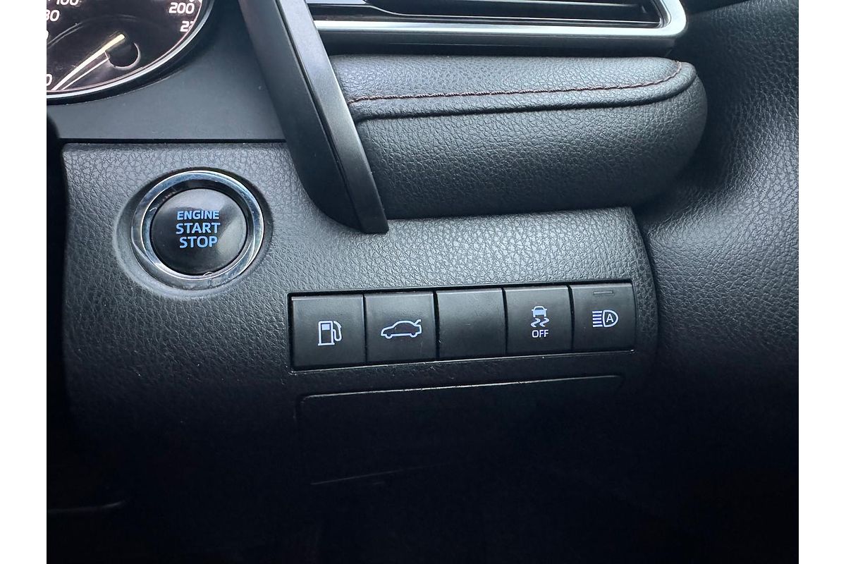 2018 Toyota Camry Ascent ASV70R