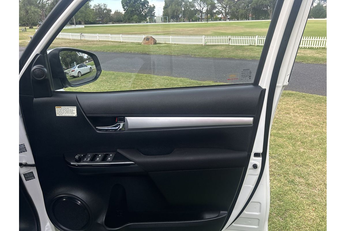 2016 Toyota Hilux SR5 GUN126R 4X4