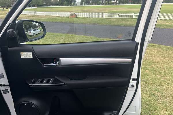 2016 Toyota Hilux SR5 GUN126R 4X4