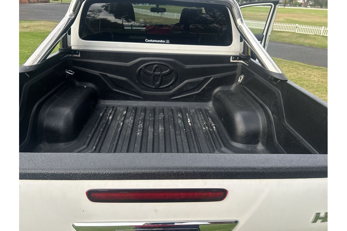 2016 Toyota Hilux SR5 GUN126R 4X4