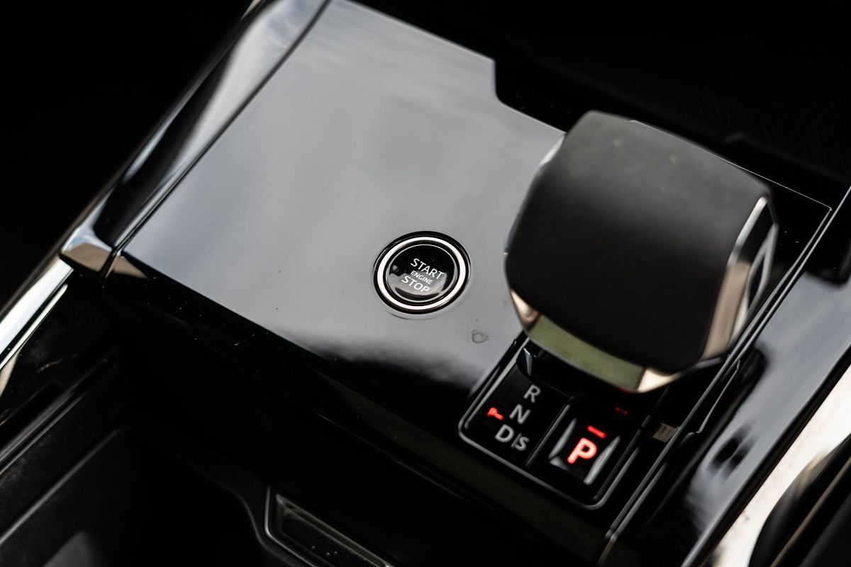 2024 Land Rover Range Rover Sport P360 SE L461