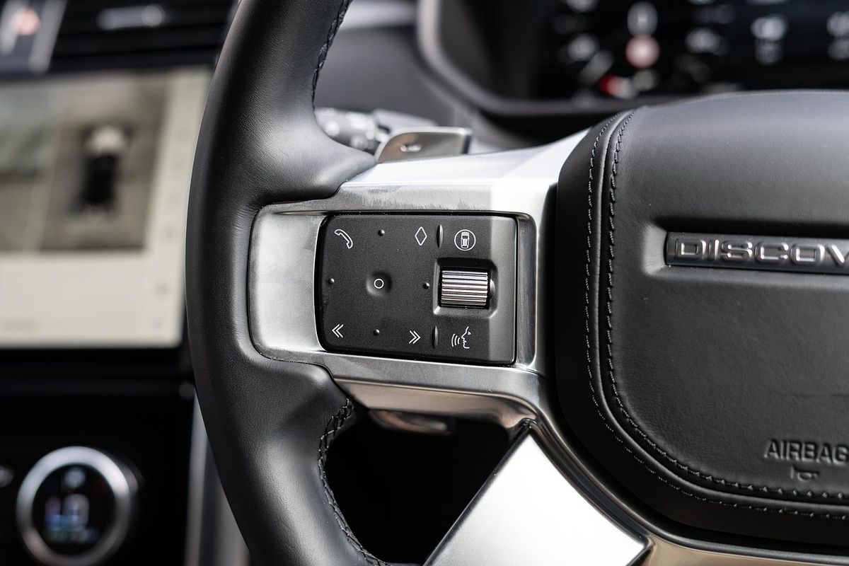 2024 Land Rover Discovery P360 Dynamic HSE Series 5